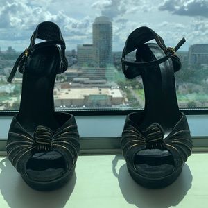 Suede and gold Gucci platform heel